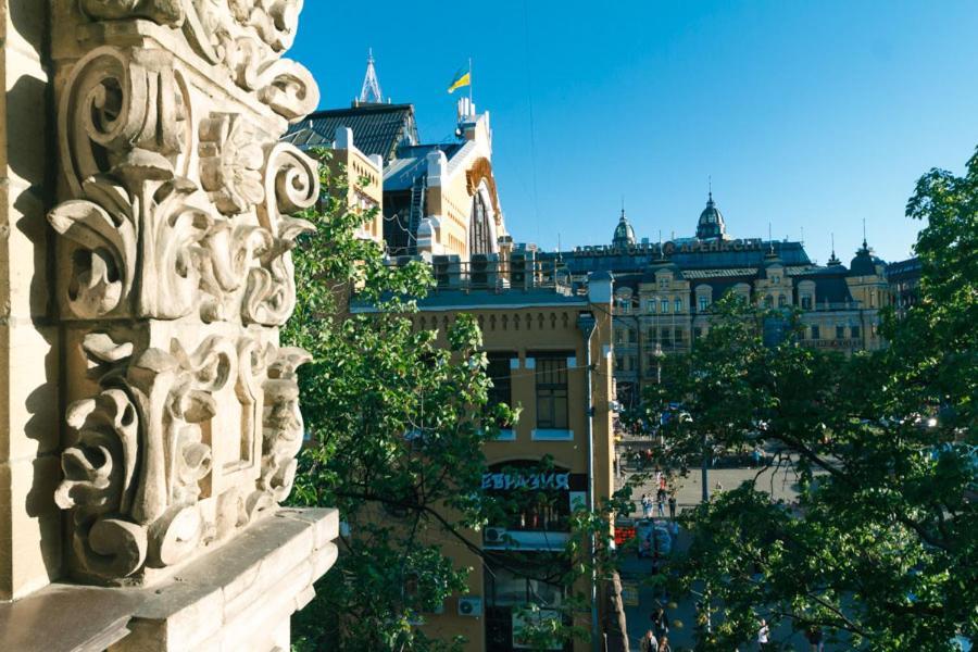 Apartments On Besarabka Kyiv Exterior photo