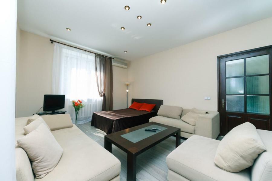 Apartments On Besarabka Kyiv Exterior photo